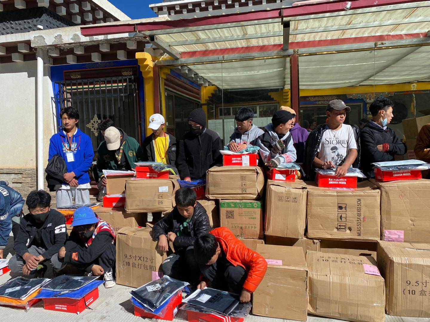 乐动体育·官方端网站-乐动体育(中国)公益回顾丨家国同欢月同圆 温暖满载甘孜州(图7)